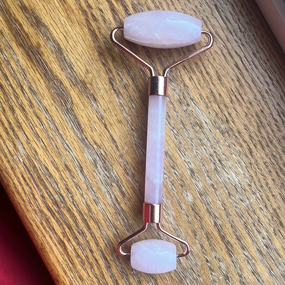 Genuine rose quartz face roller - Picture 2 of 2